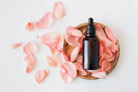 Comment distiller des plantes pour produire ses huiles essentielles maison ?