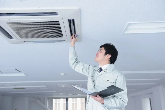Entretien d&rsquo;un climatiseur réversible : guide complet et obligations légales
